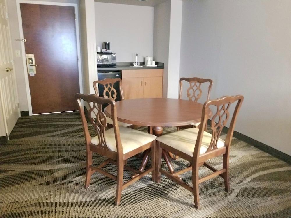 מלון Wingate By Wyndham Raleigh Durham / Airport מראה חיצוני תמונה